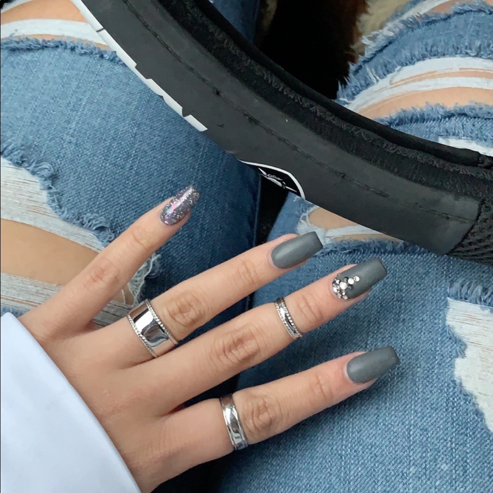 Meet your Posher, Mireya